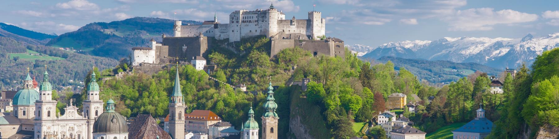 Bild zeigt das Headerbild zum Beitrag mit dem Thema: Salzburg – Ein Ort voller Geschichte, Kultur und Naturschönheit